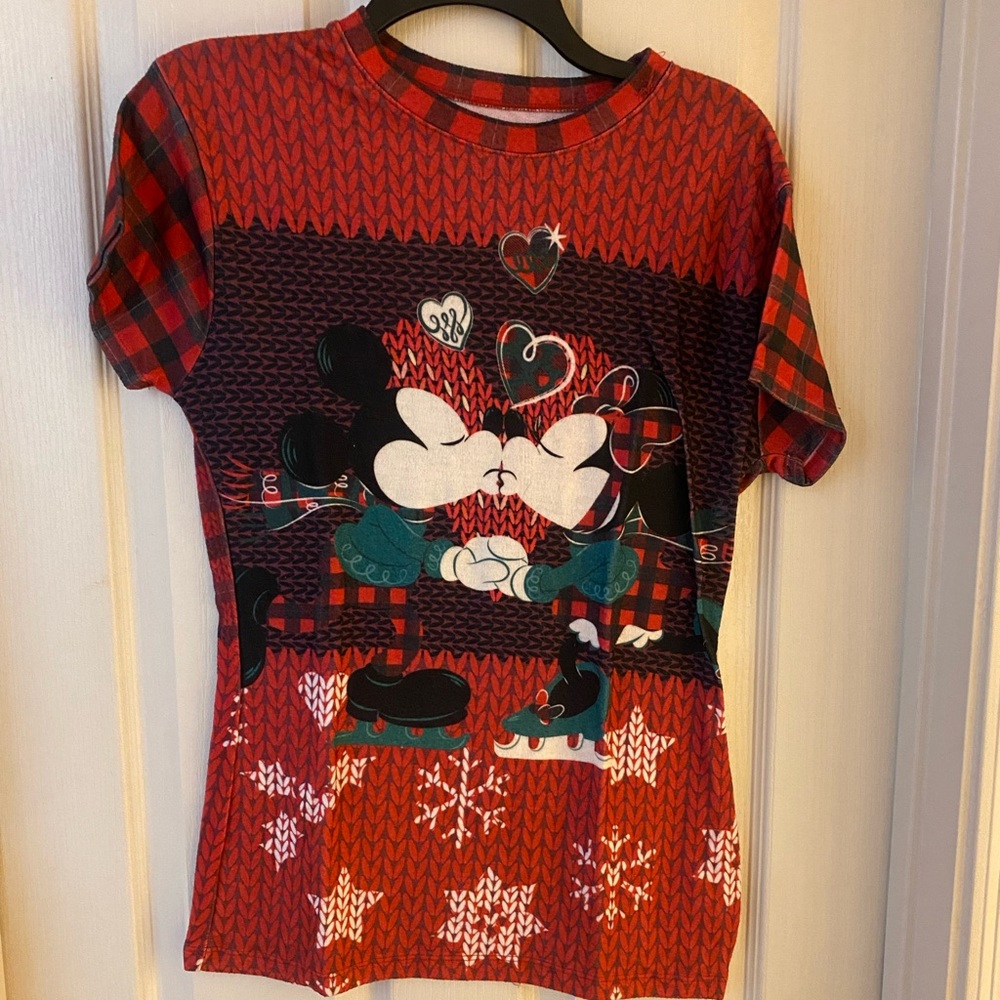 Disney parks Minnie and Mickey winter shirt